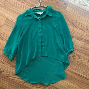 Tramp Medium High-Low Buttondown Top Green